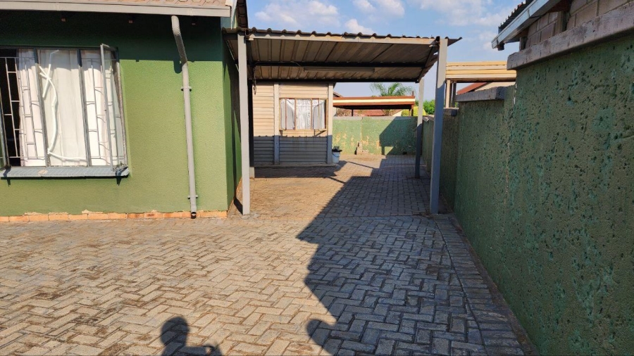 3 Bedroom Property for Sale in Tlhabane North West